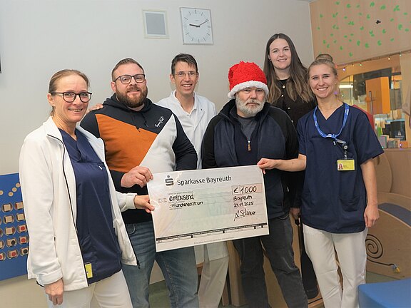 Bild von der Spendenübergabe der CSU Bindlach in der Kinderklinik