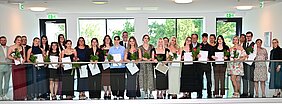 Gruppenfoto zur Examensfeier des Kurses 2022 2025 der Berufsfachschule für Pflege der Klinikum Bayreuth GmbH