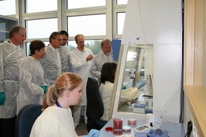 Politiker Im Labor Klinikum Bayreuth